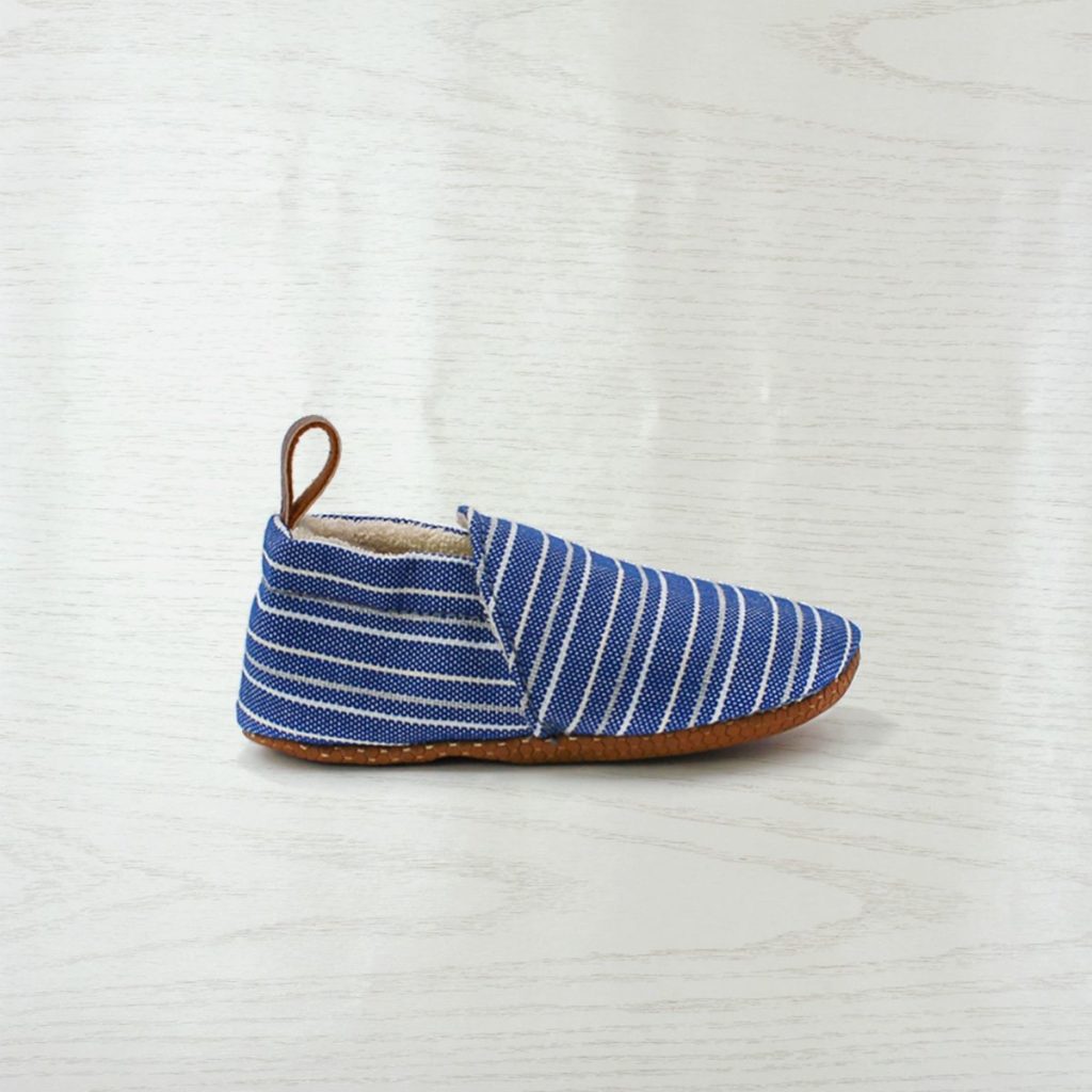pololo-textile-slippers-sol-curled-blue-lateral