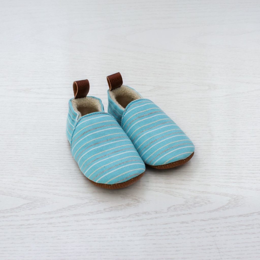 pololo-textile-slippers-sol-curled-light-blue-front