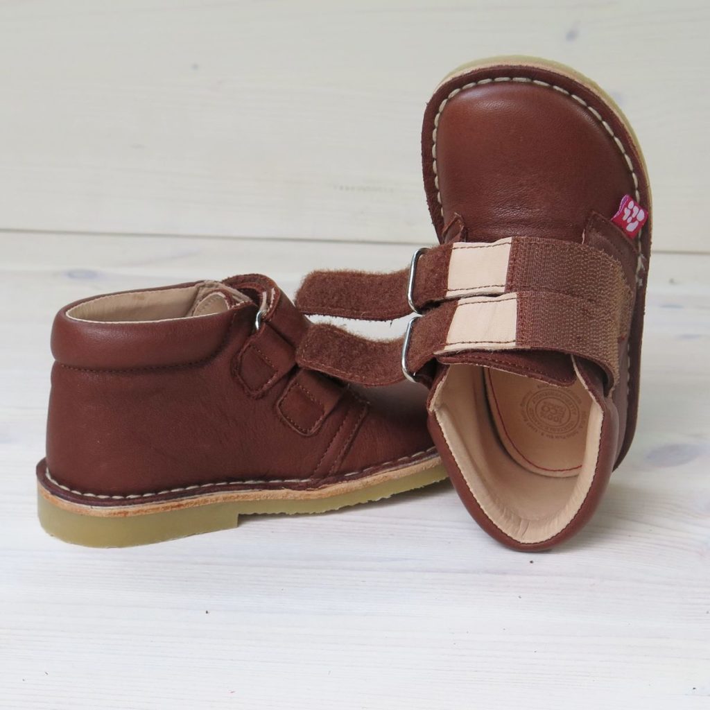 pololo-velcro-loafer-campo-brown-detail