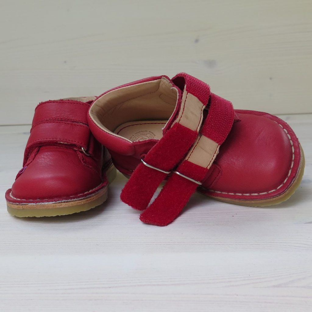 pololo-velcro-loafer-campo-red-detail
