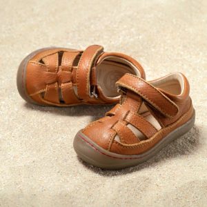 pololo-mini-sandale-verano-braun-seitlich