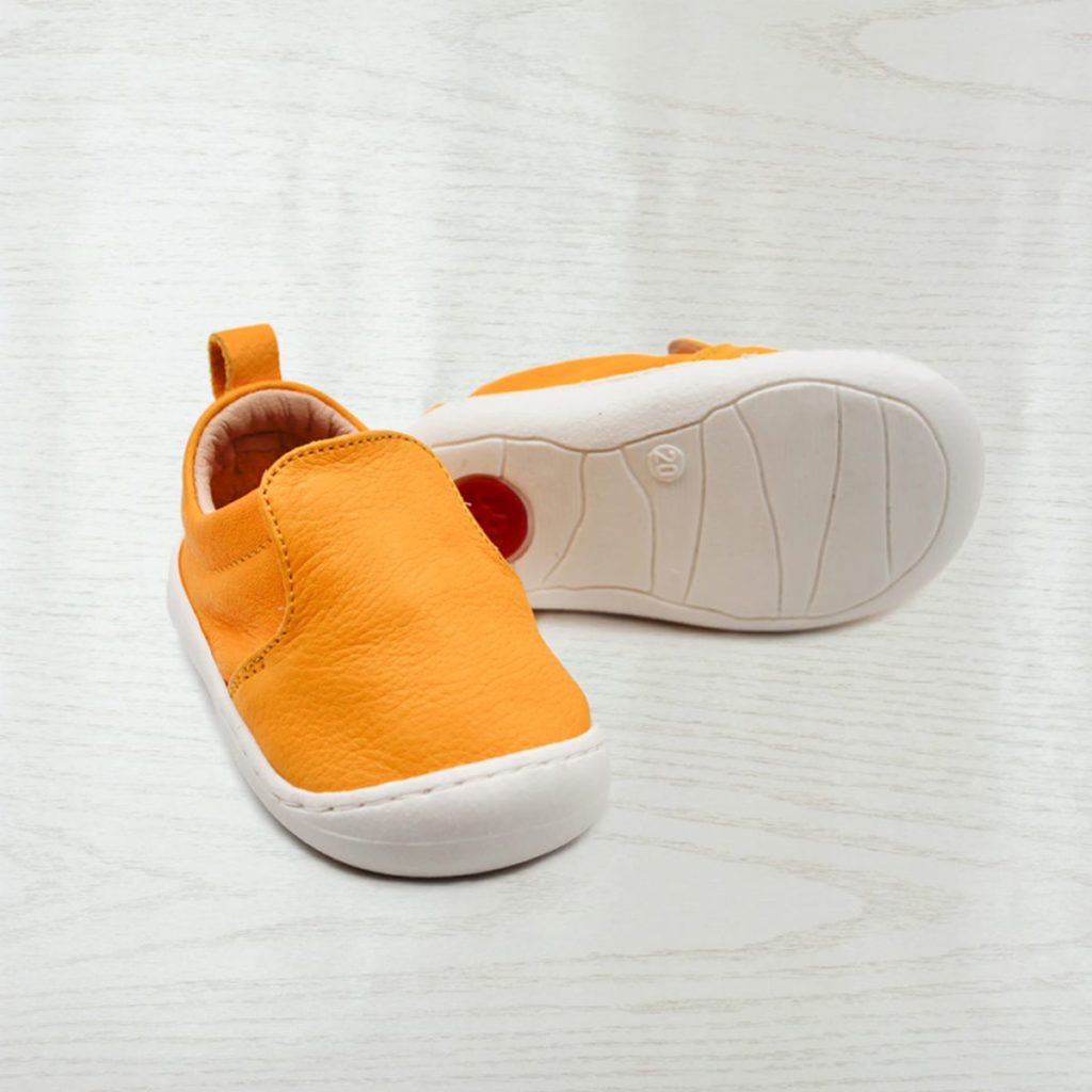 pololo-chico-leather-sneakers-yellow-front-sole